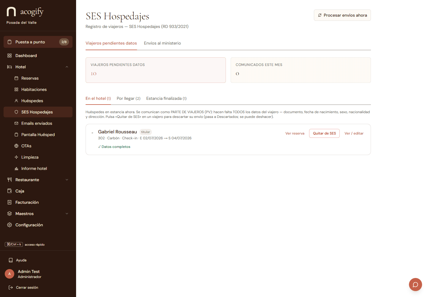 La pantalla de SES Hospedajes: reservas pendientes de comunicar, viajeros incompletos y envíos realizados.