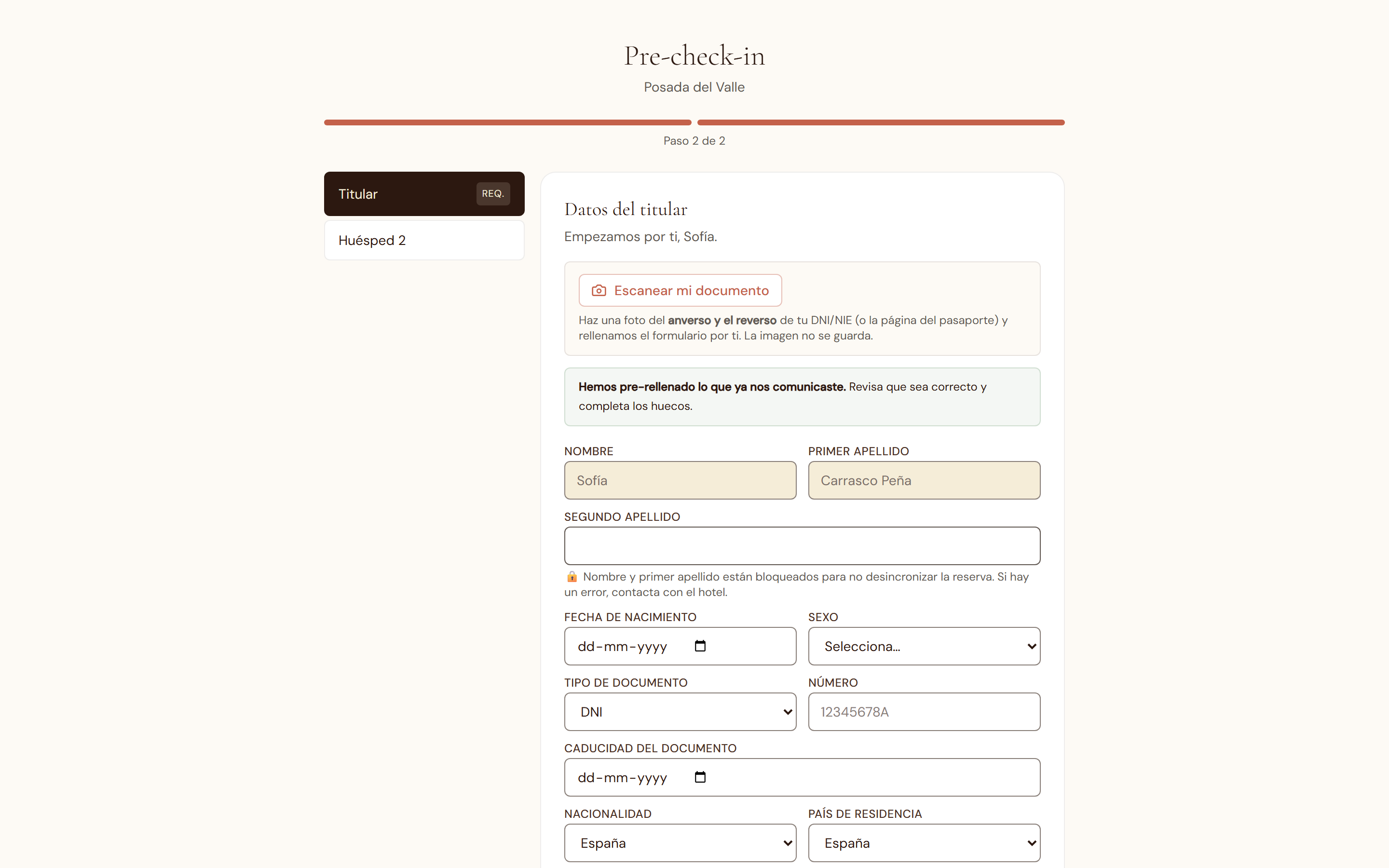 Pre-check-in online: el huésped rellena sus datos y escanea su documento antes de llegar